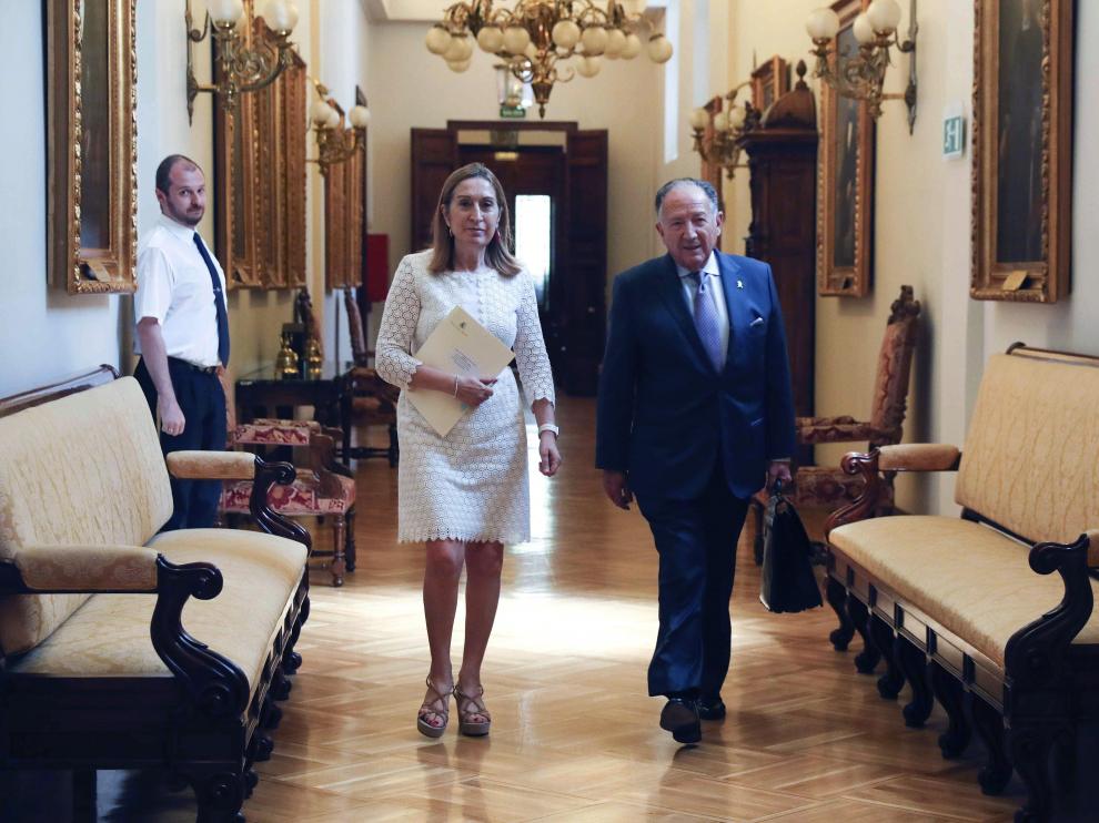 La presidenta del Congreso, Ana Pastor, junto a Félix Sanz Roldán, director del CNI.