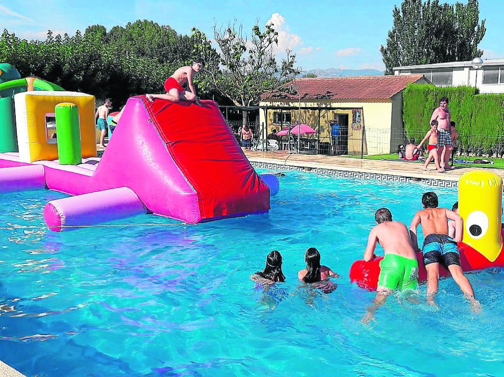 La fiesta acuática infantil en las piscina de Alerre fue todo un éxito.