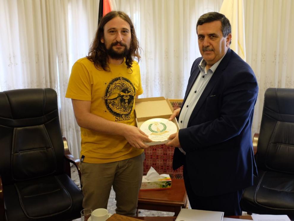 Pablo Híjar y el alcalde de Belén, Anton Salman.
