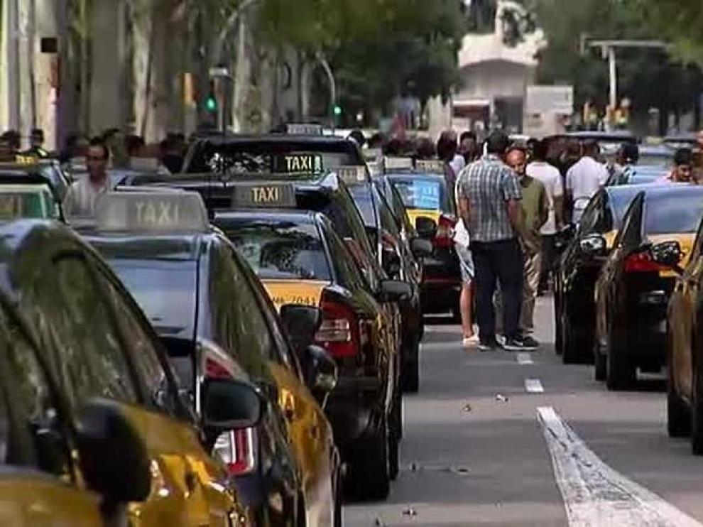 Los taxistas declaran la huelga indefinida y seguirán colapsando Barcelona