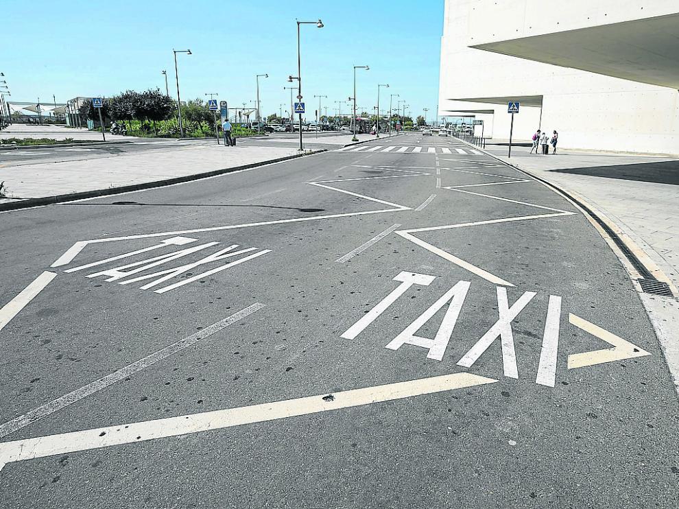 Ayer por la tarde no había taxis en el vestíbulo de llegadas de la Estación Delicias.