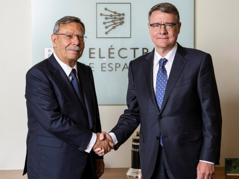 Jordi Sevilla, nombrado nuevo presidente de Red Eléctrica. En la imagen, con José Folgado.