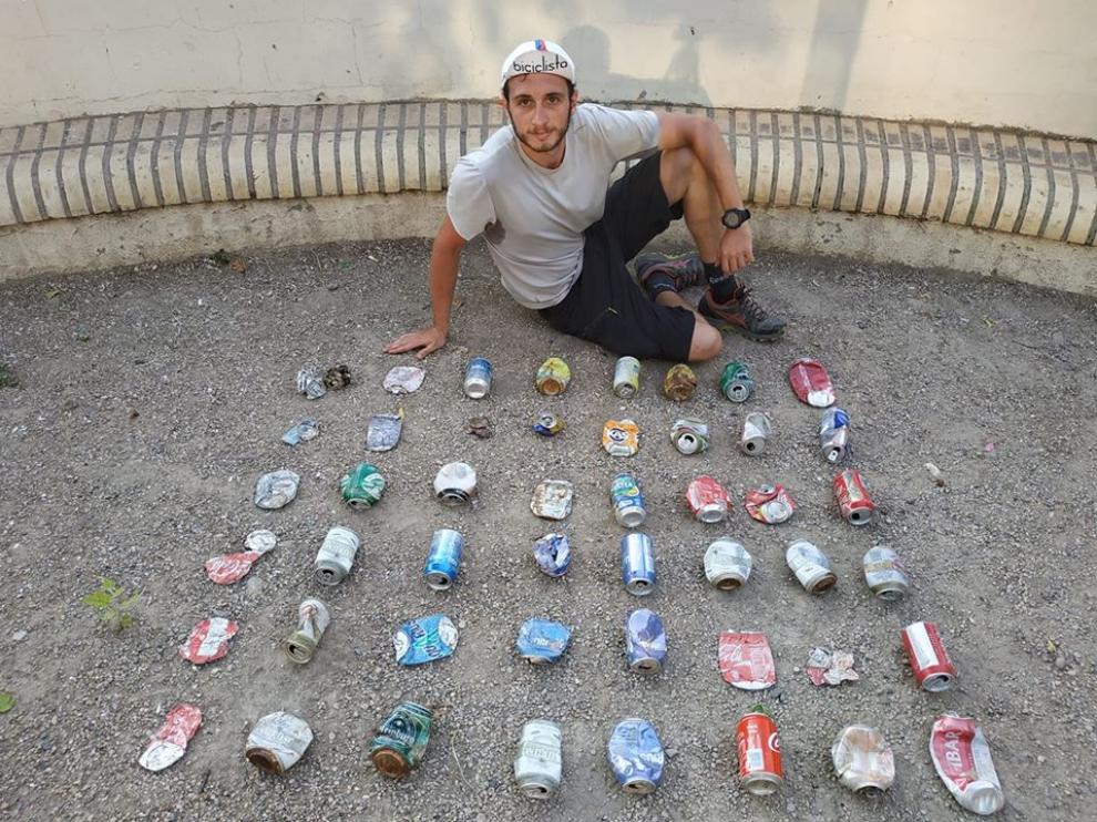 Miss Pachamama atraviesa Aragón con su bicicleta para remover conciencias reciclando