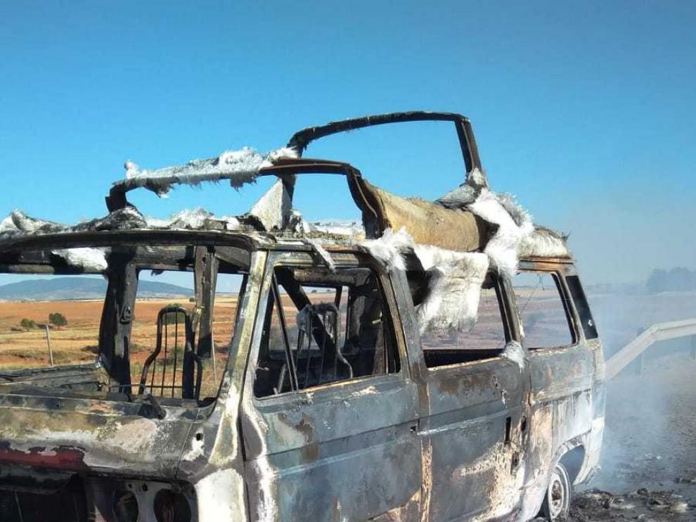 Arde una furgoneta en la A-23 a la altura de Retascón