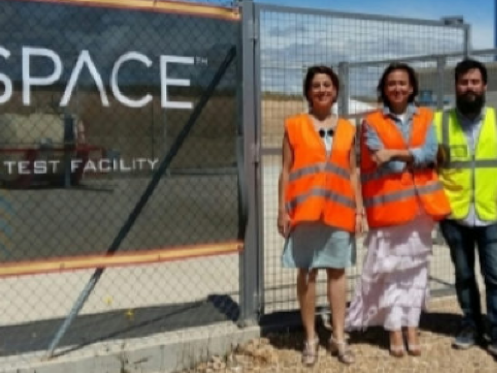 Visita institucional a las instalaciones de PLD en el aeropuerto de Teruel.