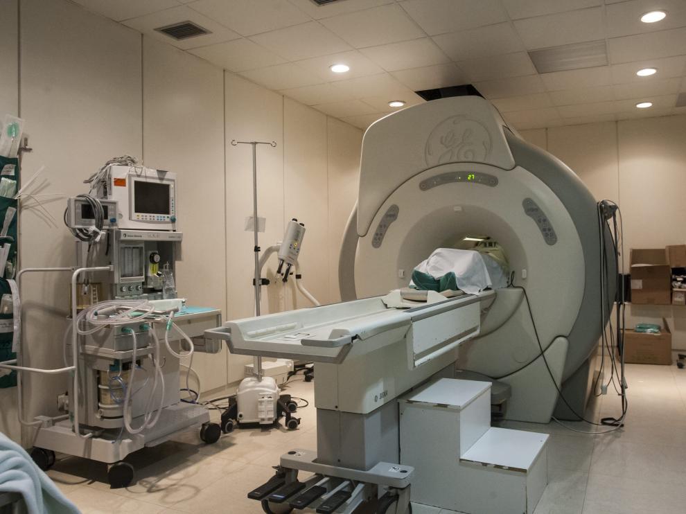 Aparato de resonancia magnética en el Hospital Miguel Servet.