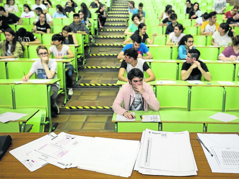 Examen de la Evau (antigua selectividad) en el campus de Zaragoza el pasado junio.
