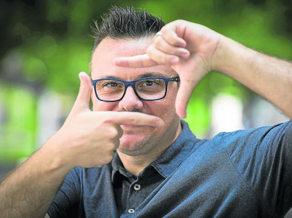 El director de cine Ignacio Estaregui, que el sábado preestrena 'Miau', ayer, en Zaragoza.