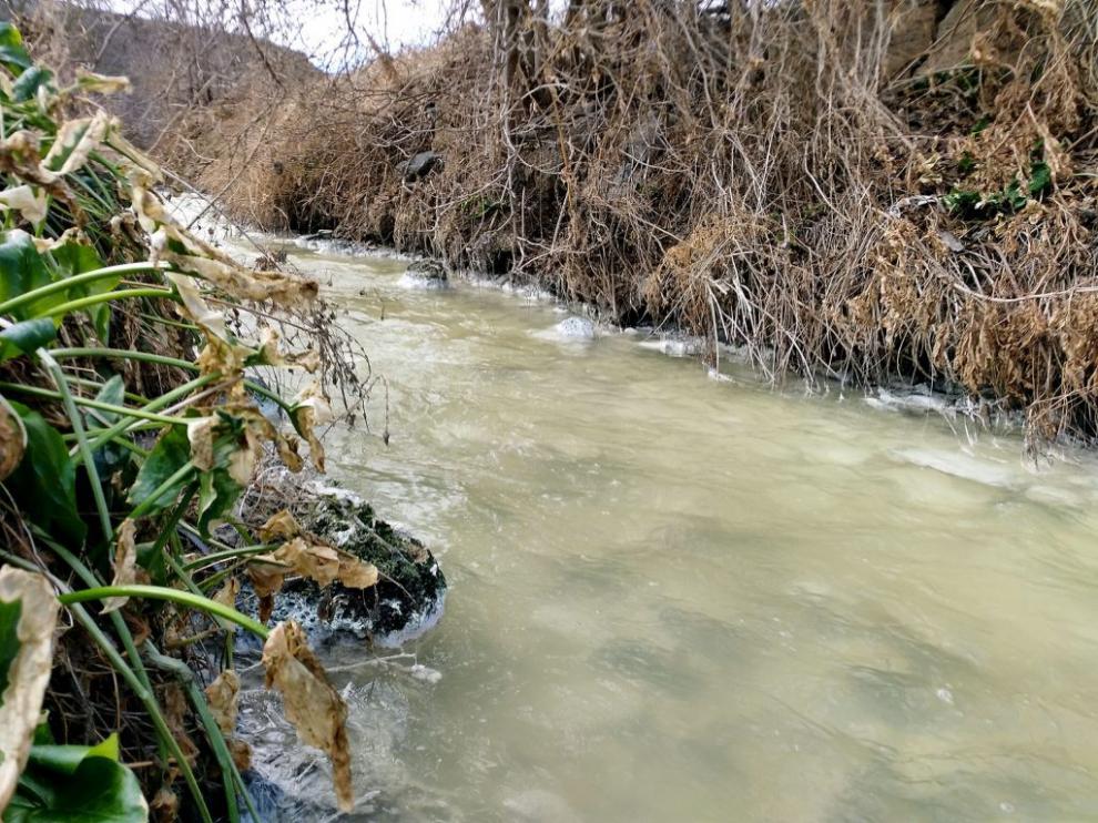 Imagen del vertido al río