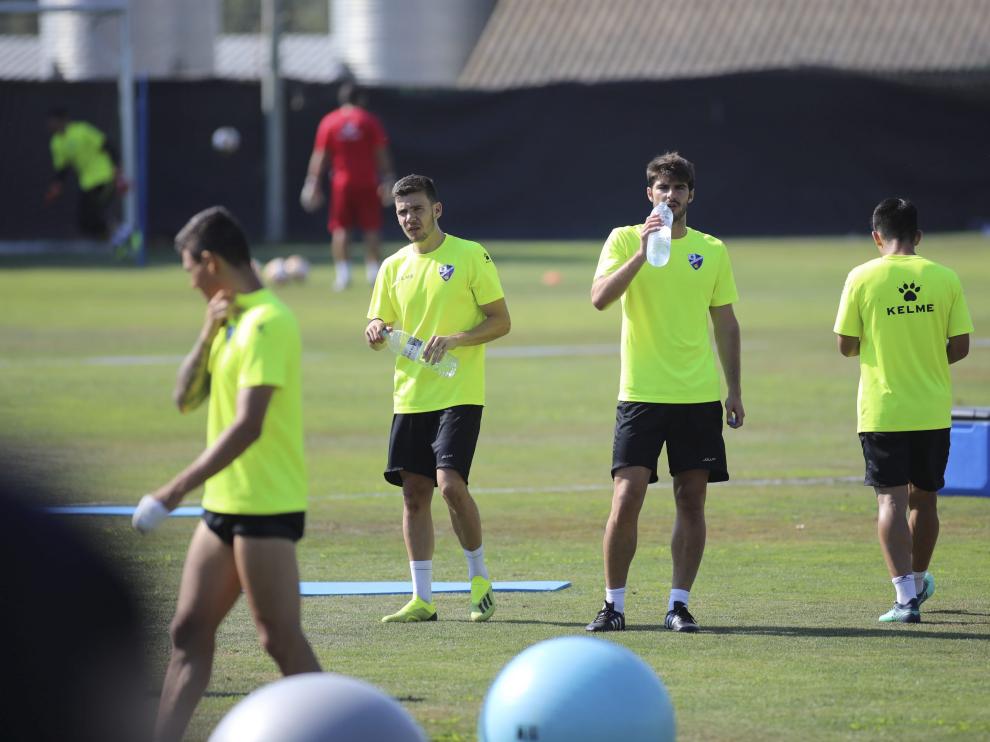 Imagen de un entrenamiento de la SD Huesca el pasado lunes.