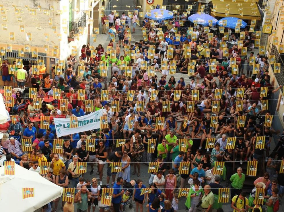Los vecinos se reunieron en la plaza para comenzar las fiestas
