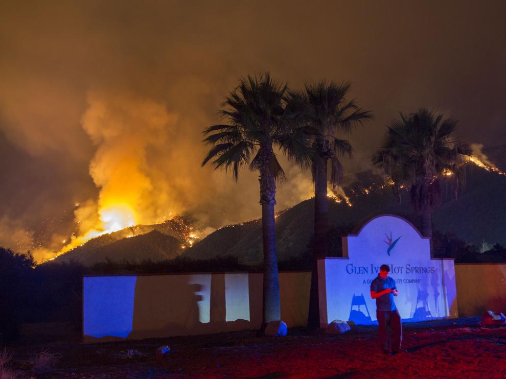 Un nuevo incendio en California arrasa más de 7.300 hectáreas en cinco