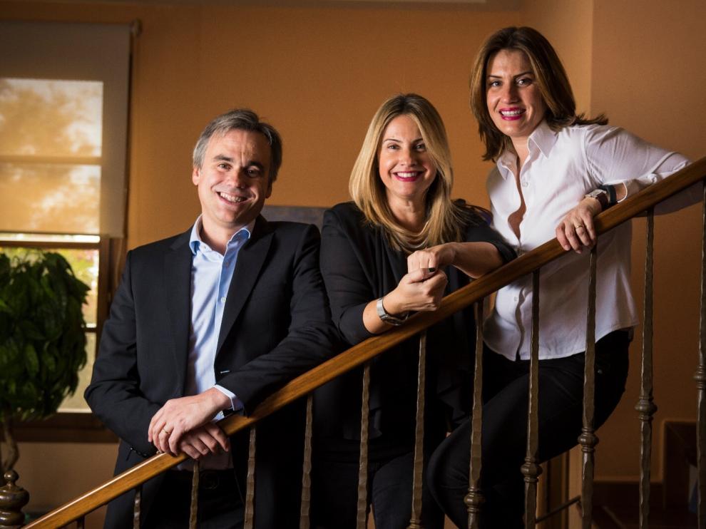 Los hijos del fundador, Federico Ramón -en la imagen, Federico, Ana e Inmaculada-, dirigen la bodega.