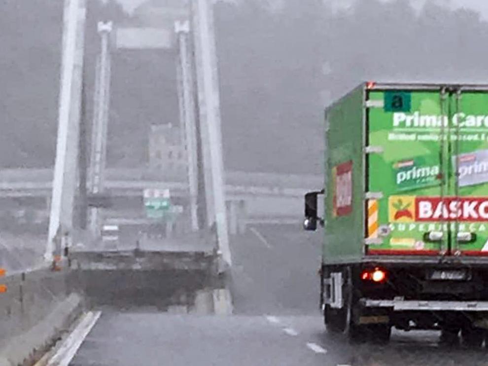 Decenas de muertos al desplomarse un viaducto en Génova