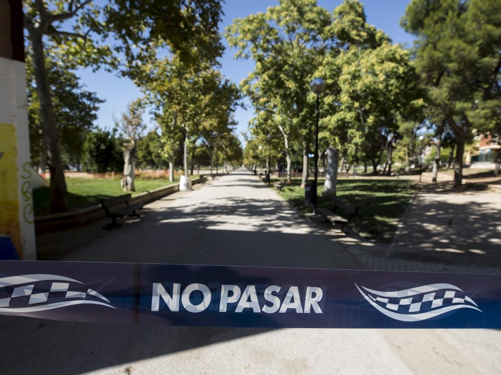 El parque está cerrado hasta el viernes mientras los técnicos inspeccionan el arbolado.
