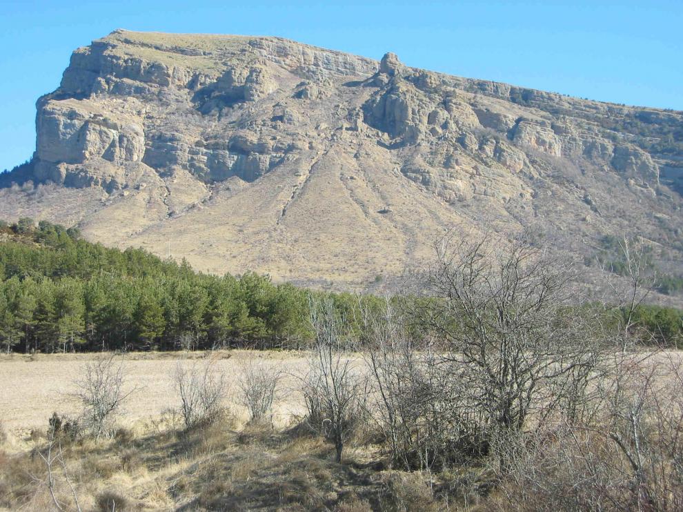 Imagen de la Peña Oroel y su entorno.