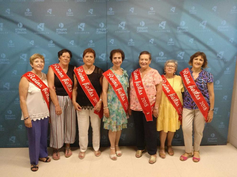Siete de las ocho reinas, con las bandas que lucirán en las fiestas.