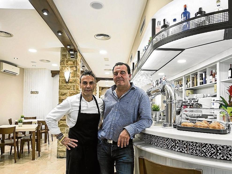 Víctor Marta y Luis Beltrán, en el restaurante.