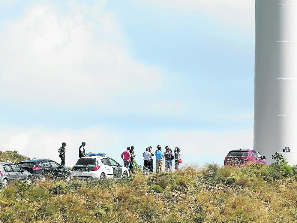 El cadáver fue hallado junto a uno de los generadores del parque eólico de Sos del Rey Católico.