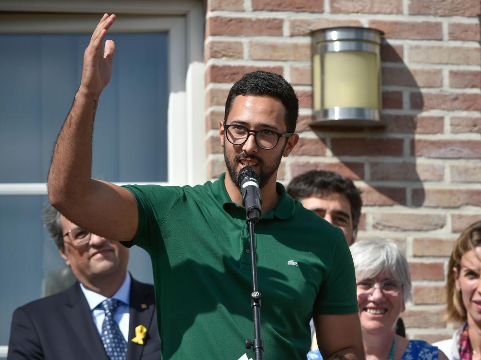 El rapero Valtonyc dando un discurso en Bélgica.