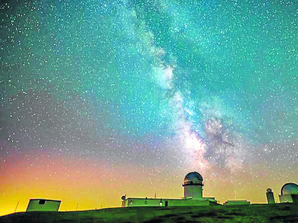 La Vía Láctea, sobre el observatorio de Javalambre, en la localidad de Arcos de las Salinas (Teruel)