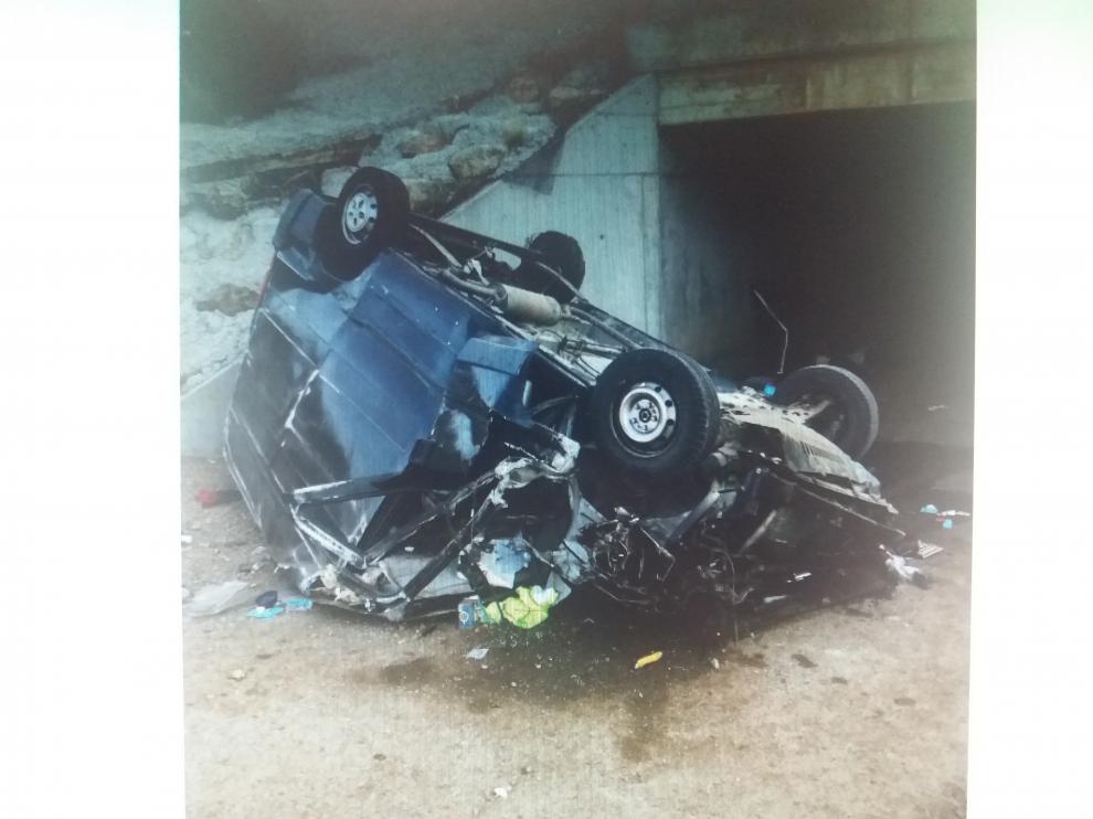 Estado en que quedó el vehículo accidentado en la A-23 en Formiche Alto.