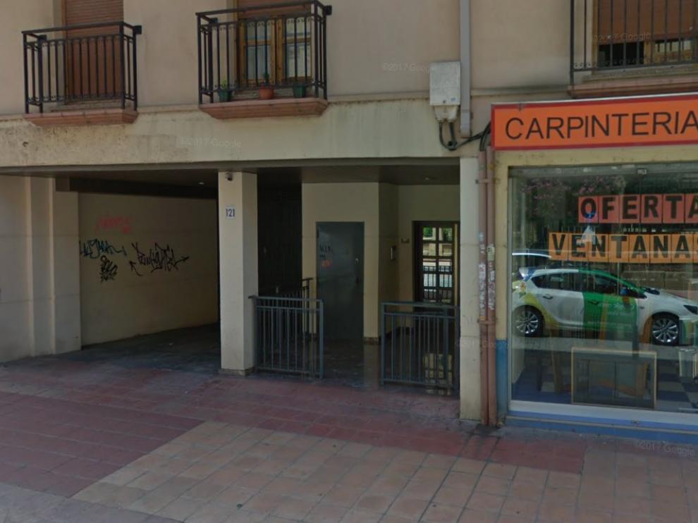 El cuerpo sin vida ha sido encontrado en este edificio.