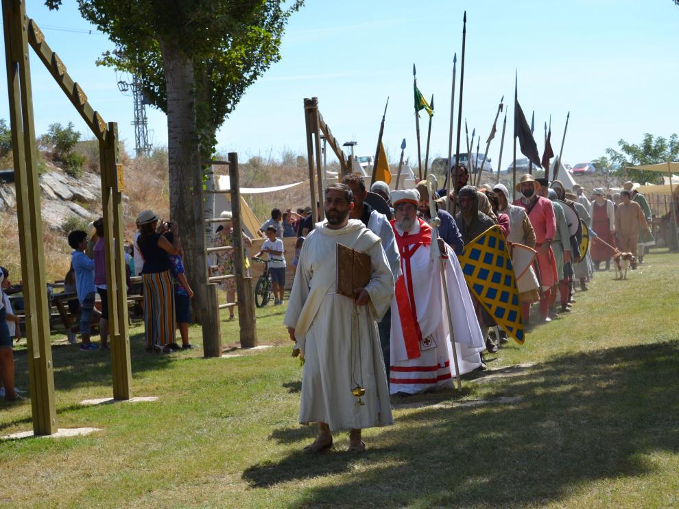 Algunos de los participantes del II encuentro de grupos recreacionistas medievales.