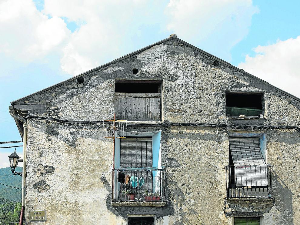 La arquitectura urbana de Labuerda llama la atención.
