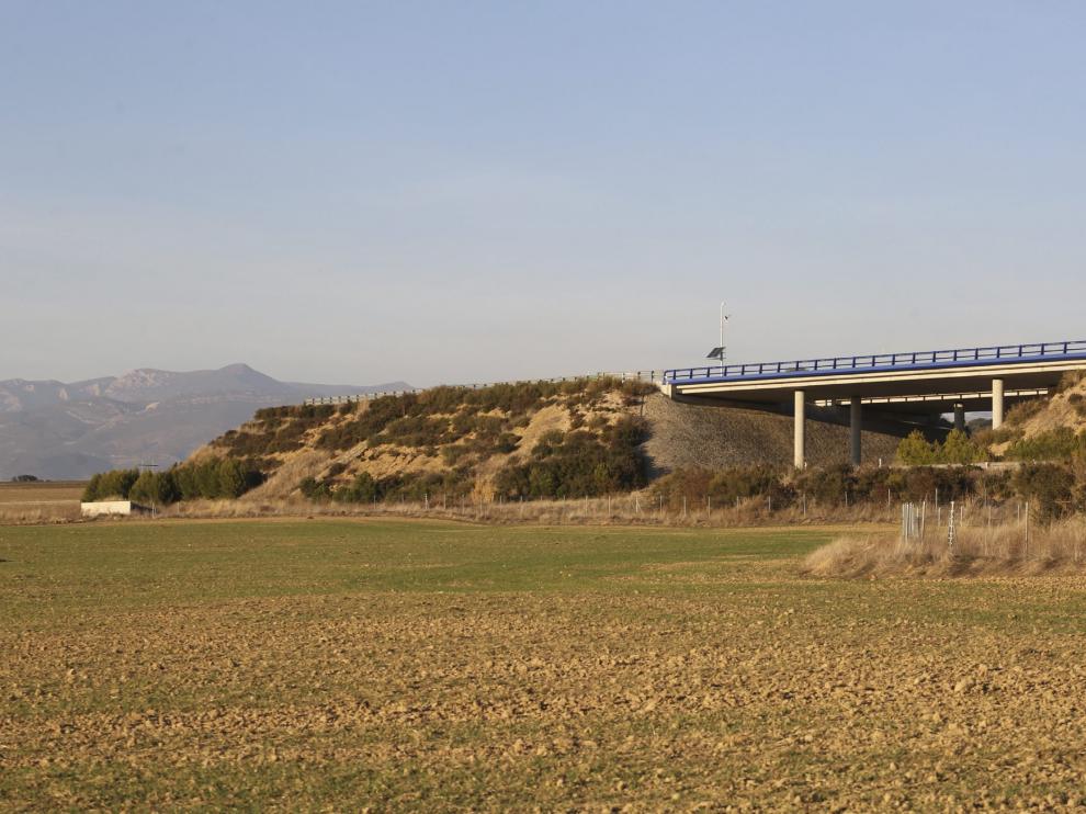 Talud próximo a Siétamo, donde termina la autovía Huesca-Lérida.