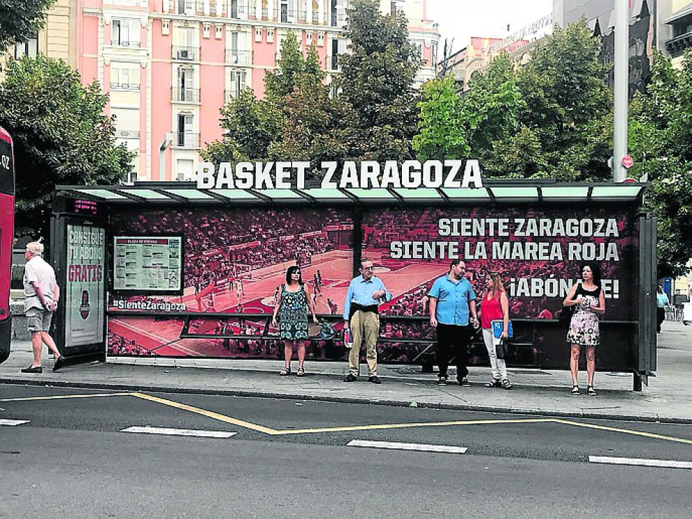 El mupi customizado para la campaña.