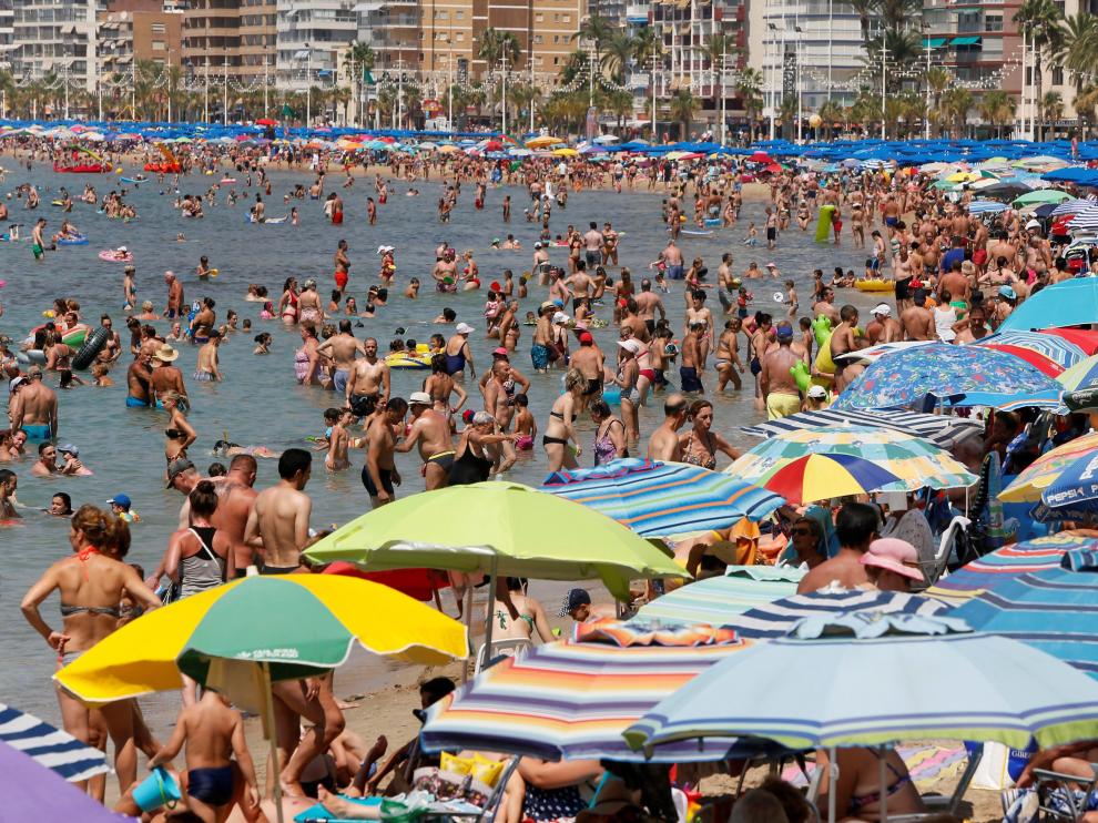 La playa de Benidorm, llena de turistas durante el día 3 de agosto de este año.