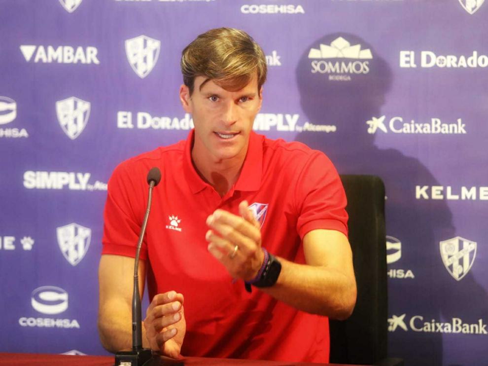 Leo Franco, entrenador de la SD Huesca, en rueda de prensa.