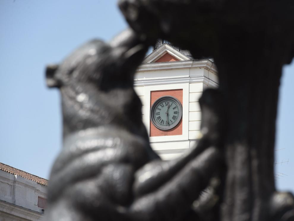 Reloj en la puerta del Sol de Madrid
