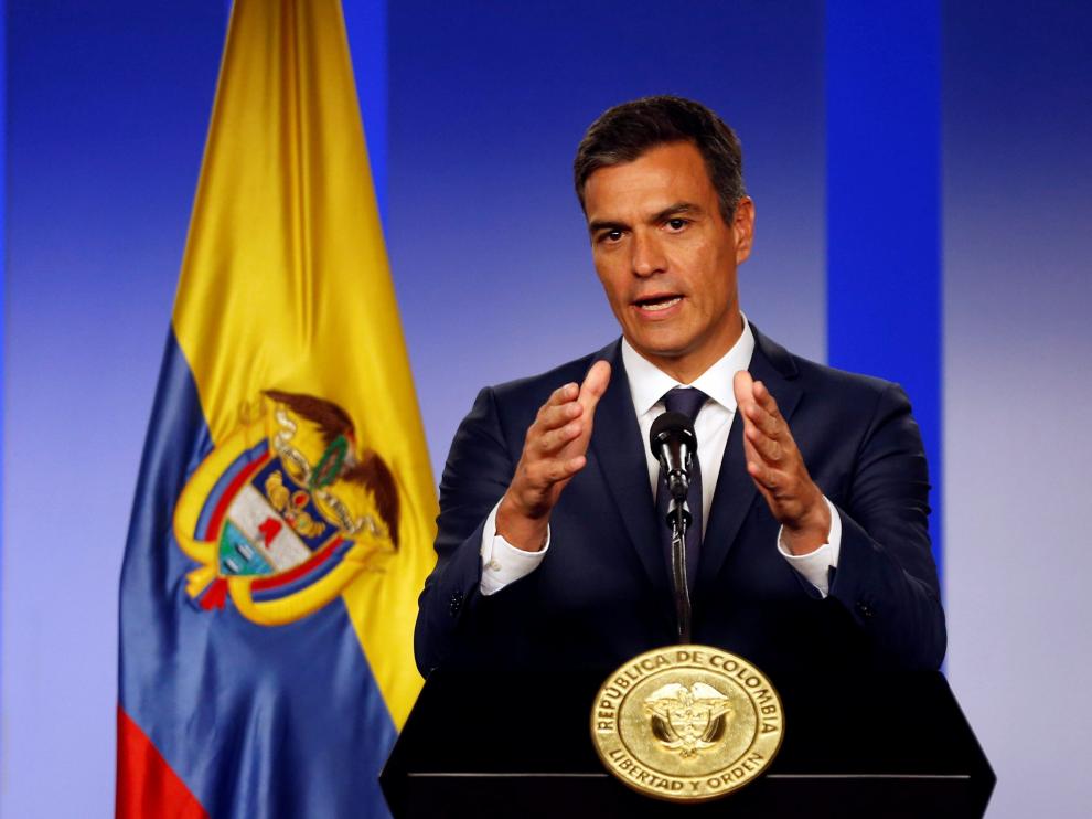 Pedro Sánchez en su comparecencia desde Colombia