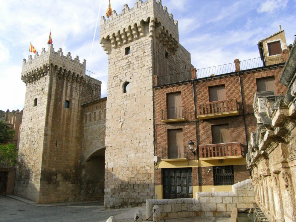 La Casa de la Provincia está muy cerca de la Puerta Baja de Daroca.