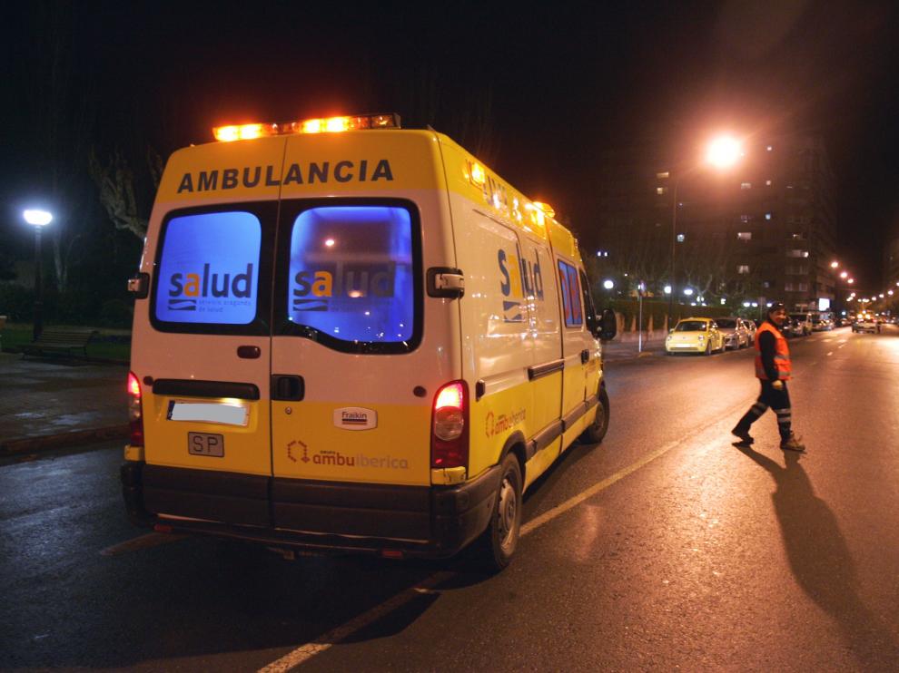 La madre fue atendida por el personal sanitario en su domicilio.