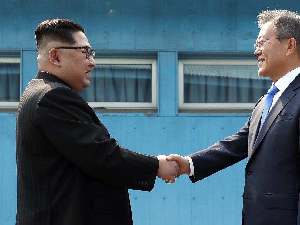 El presidente de Corea del Sur, Moon Jae-in y el líder norcoreano, Kim Jong-un.