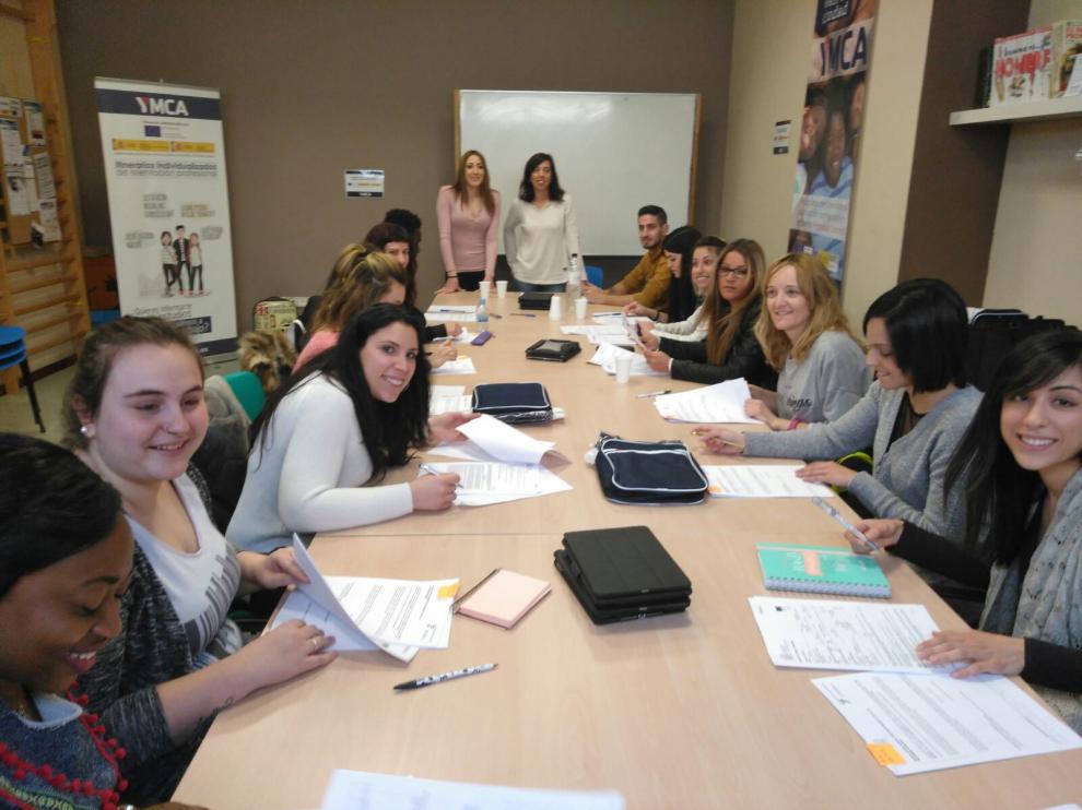 Algunas de las personas que han acudido a YMCA Huesca en busca de una oportunidad.