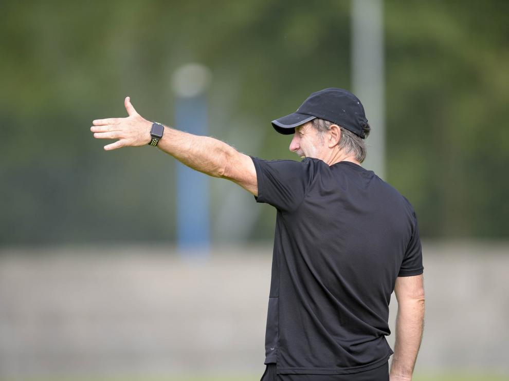 Juan Antonio Anquela durante un entrenamiento de esta semana con el Oviedo.