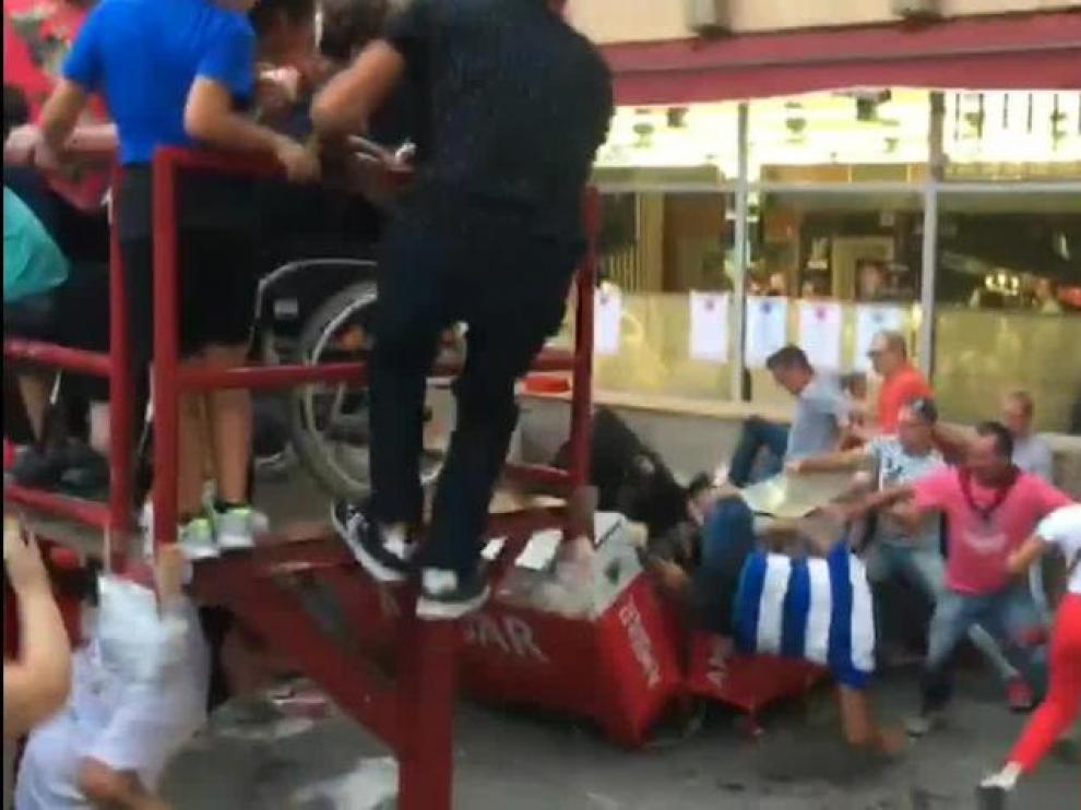 Una vaquilla hiere a cinco personas en un encierro en Mallén