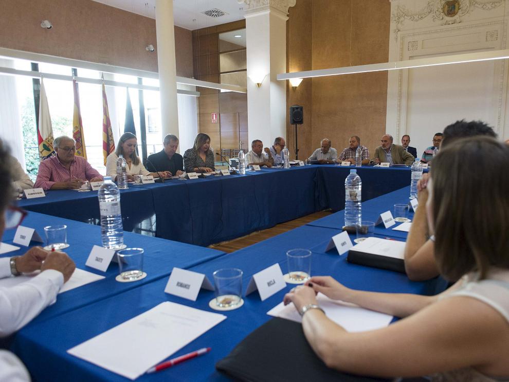 Un momento de la constitución de la asociación en la DPZ.