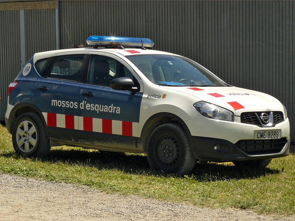 El autor de los abusos, detenido por los Mossos, permanece en dependencias policiales.