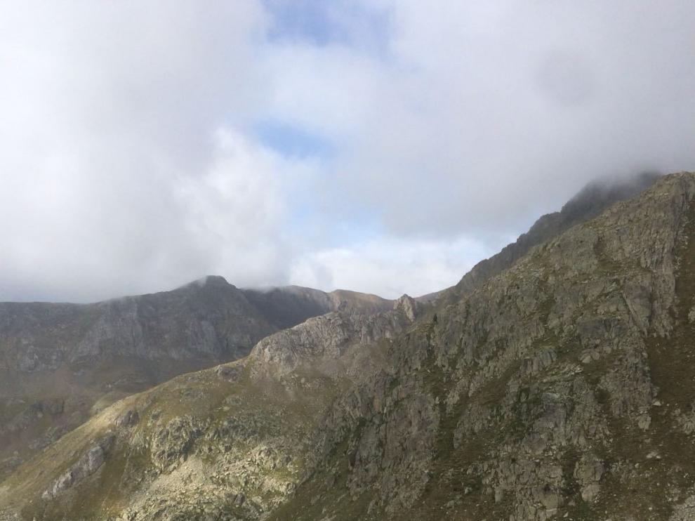 El refugio de Cap de Llauset, el más alto del Pirineo, cuenta con dos módulos ejecutados en dos fases.