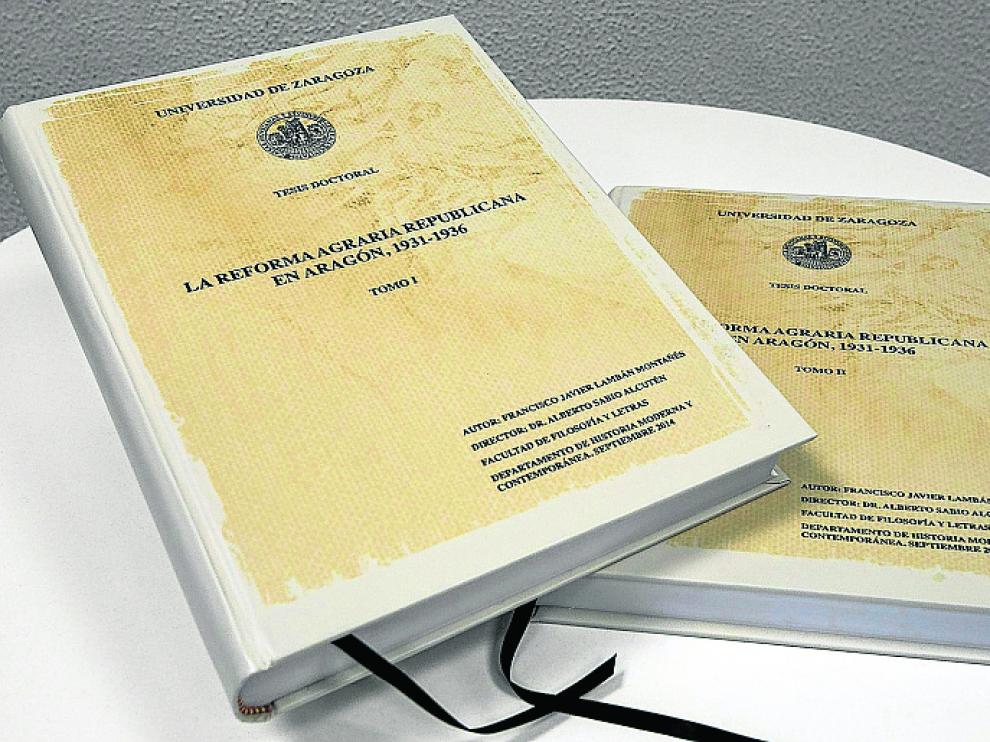 Los dos tomos que contienen la tesis doctoral de Lambán.