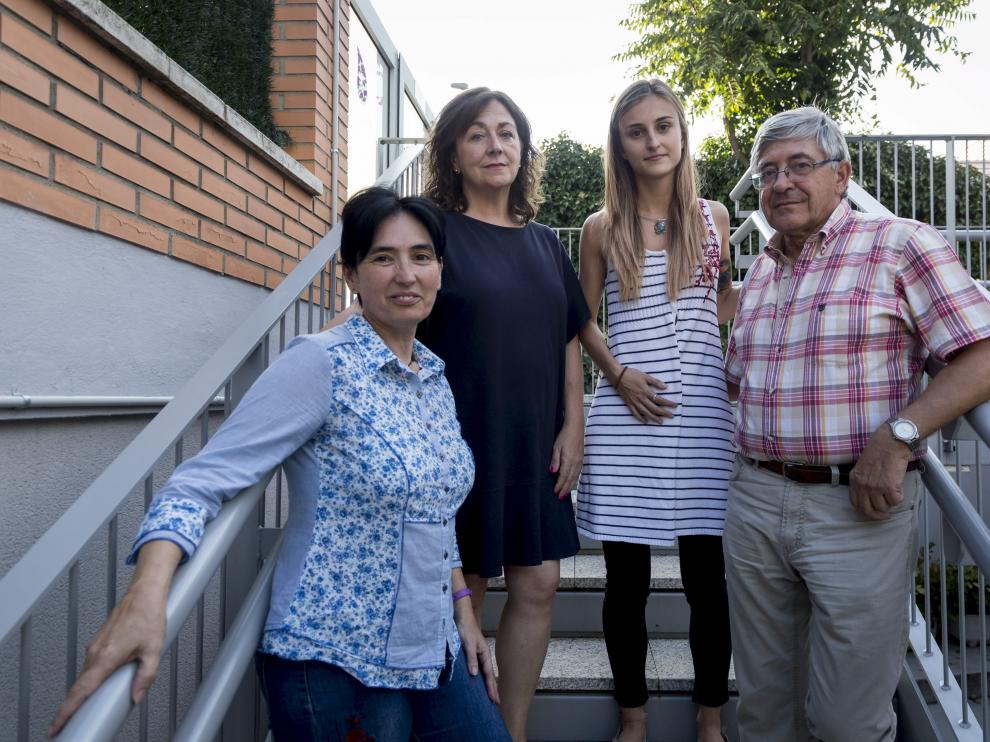 Ana, Lucía, Jara y Javier, familiares de enfermos de alzhéimer