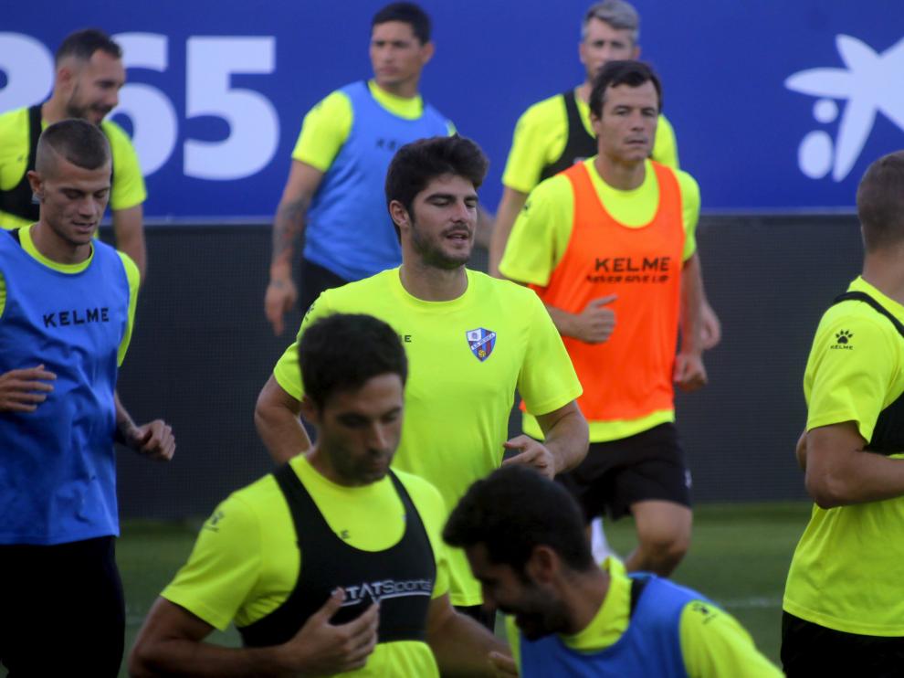 Melero, en el centro de la imagen, durante el entrenamiento de esta tarde.