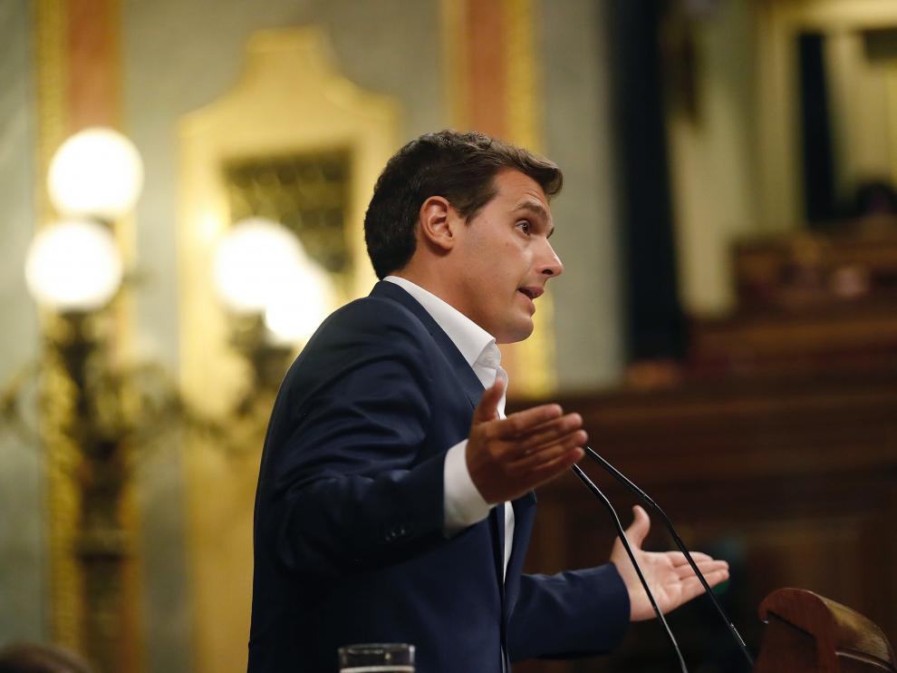 El presidente de Ciudadanos, Albert Rivera, interviene esta tarde en el pleno del Congreso de los Diputados celebrado esta tarde.