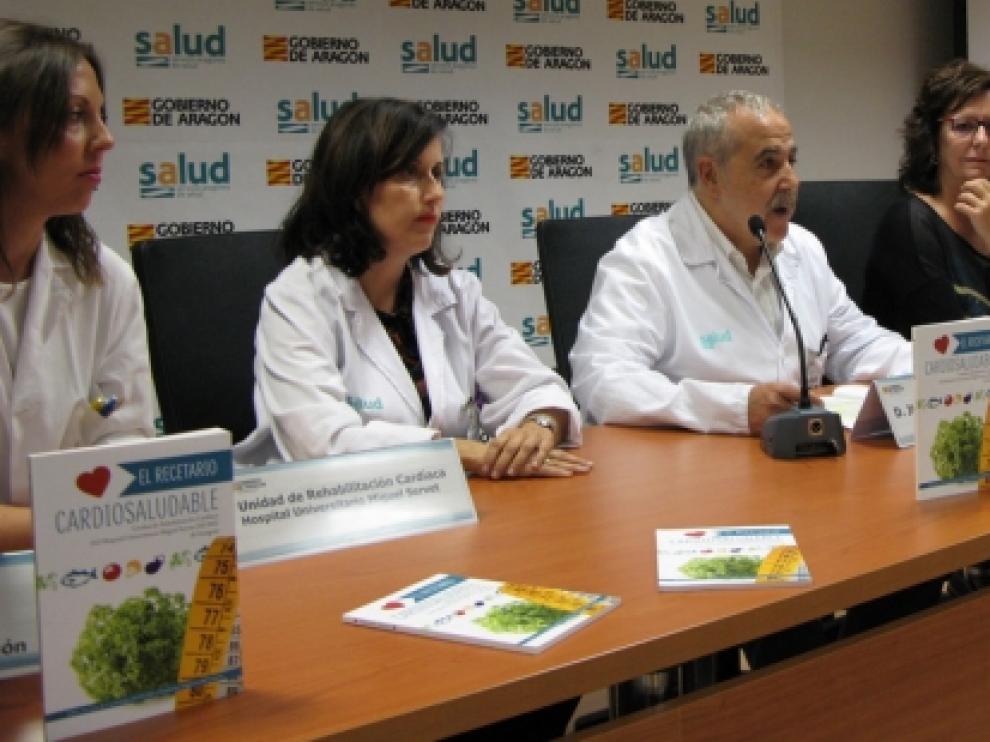 Presentación del recetario cardiosaludable elaborado por pacientes operados del corazón en el hospital Miguel Servet.