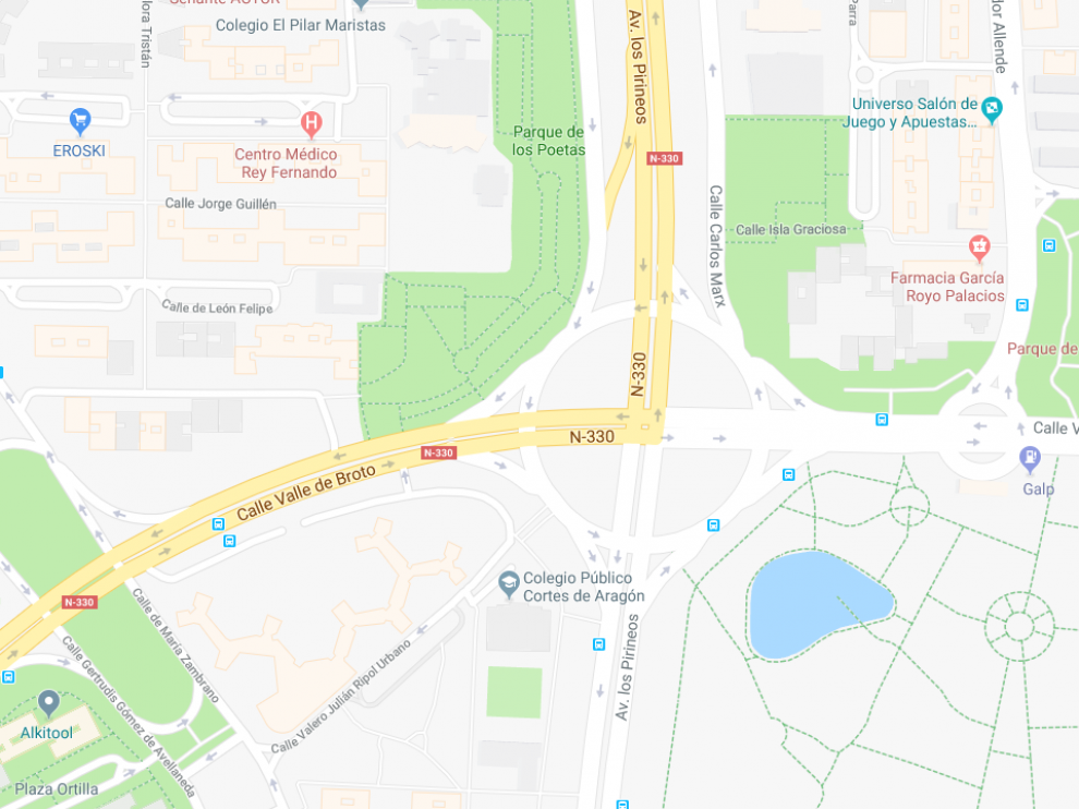 Avenida de los Pirineos con calle de Valle de Broto, lugar aproximado de la colisión.